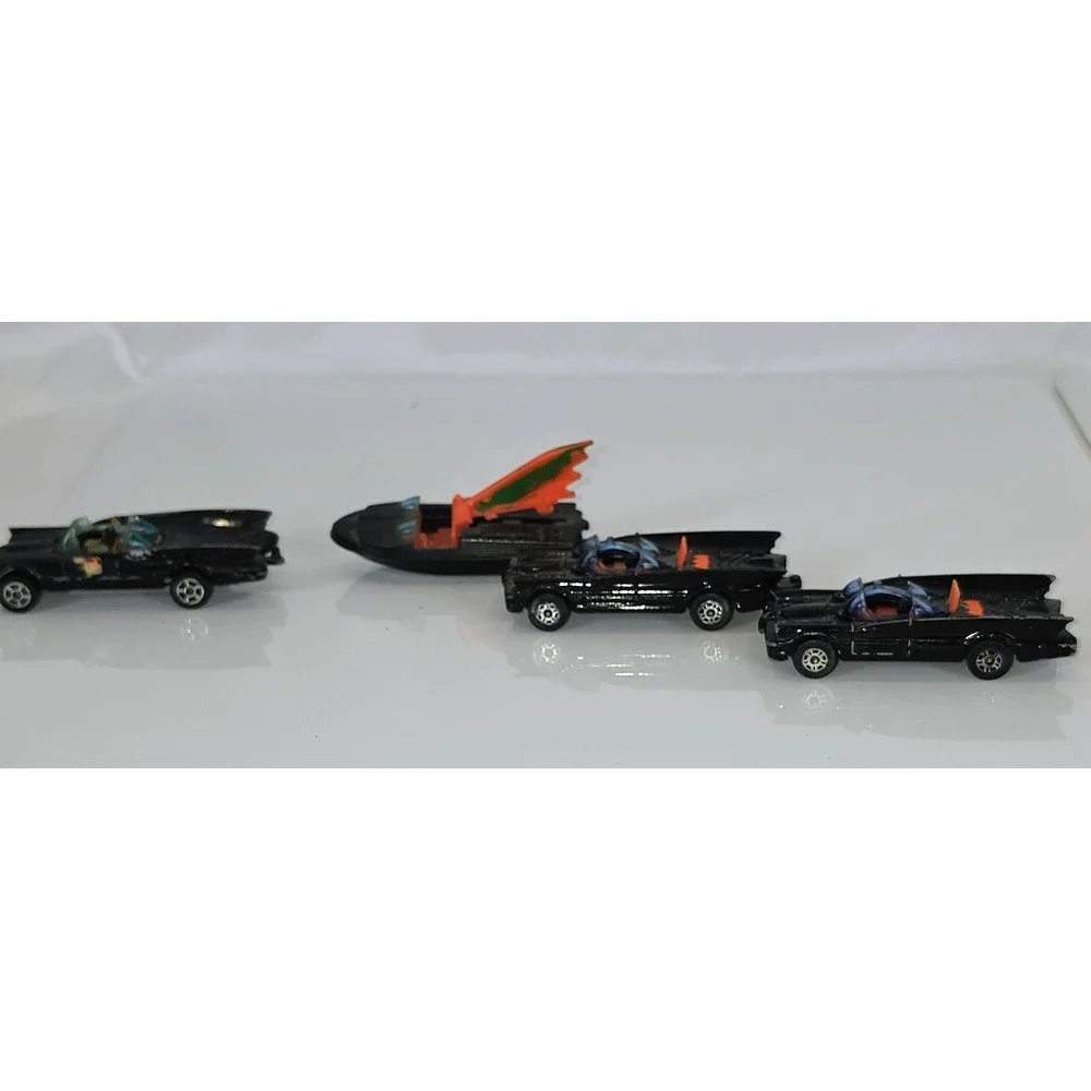 3 Vintage Corgi  Batmobiles With Batboat Batman & Robin Figures 1:64